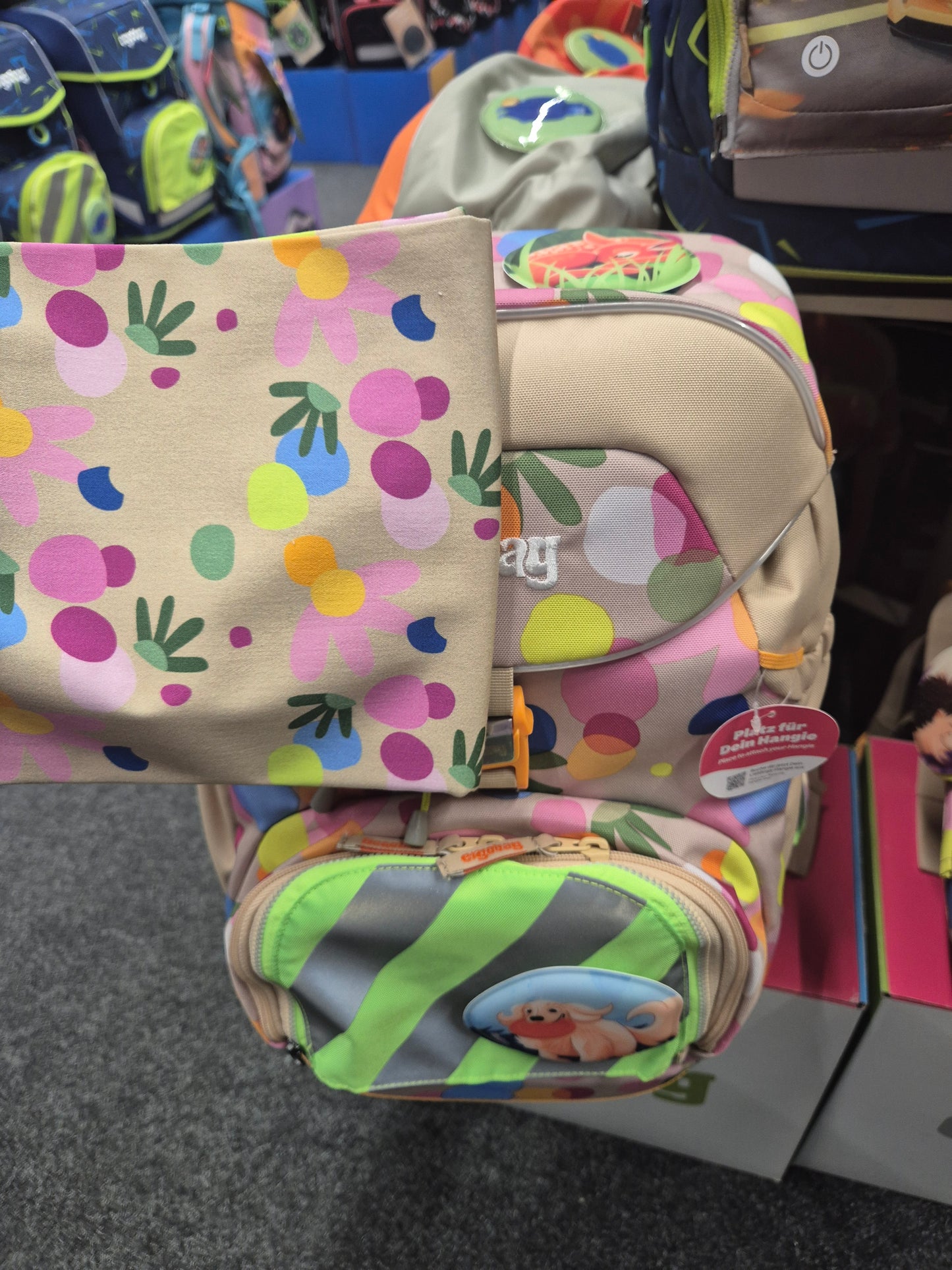 Schulranzenstoff zum Flower Powbär von Ergobag